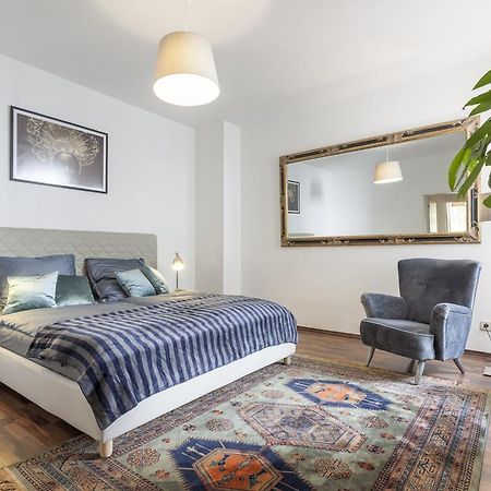 The Rheinsberger - Cosy 2Br One Living Room Up To 6 Berlín Exterior foto
