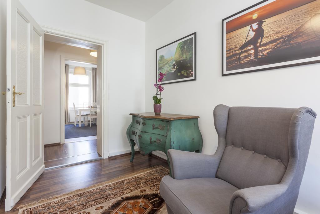 The Rheinsberger - Cosy 2Br One Living Room Up To 6 Berlín Exterior foto